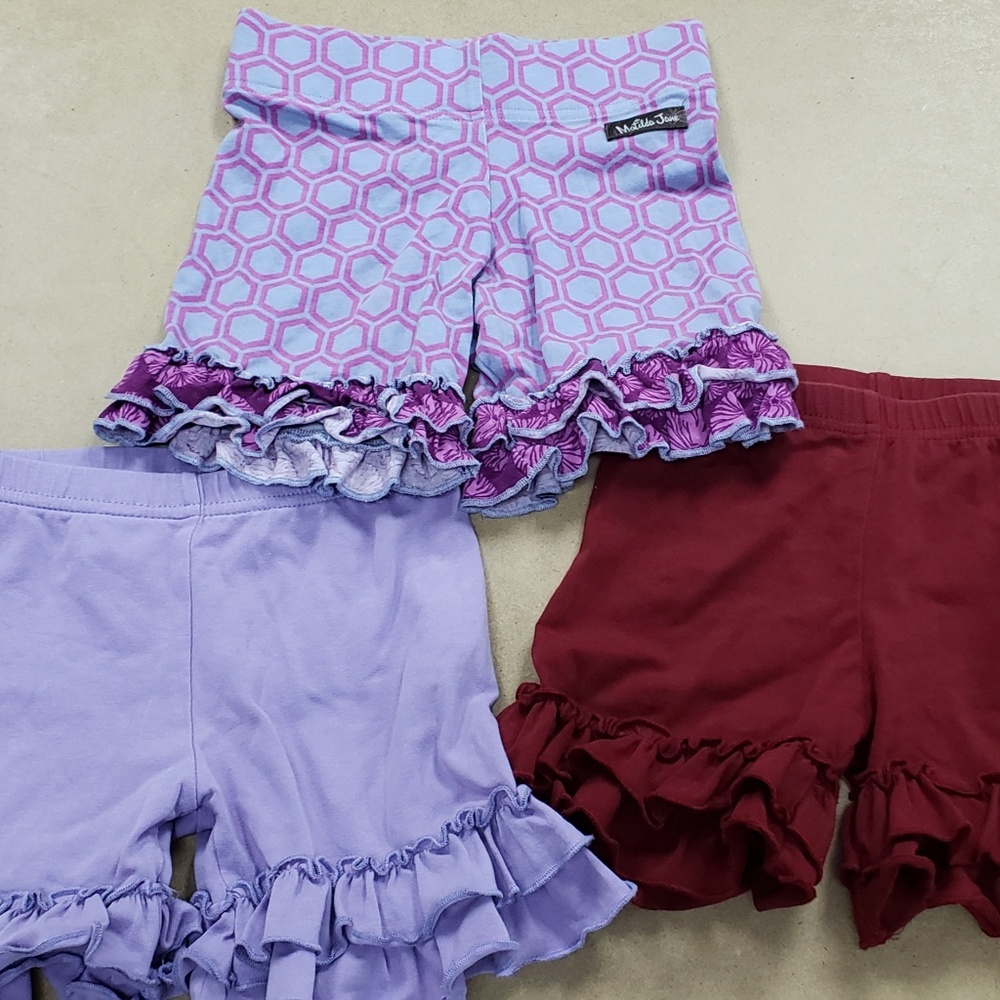 Ruffle Shorties